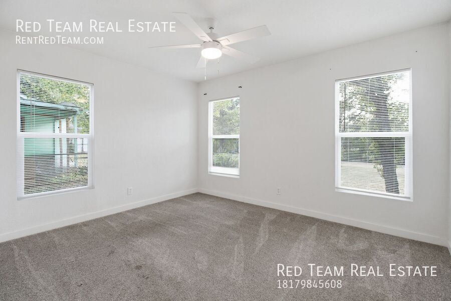 800 Winnie St. property image