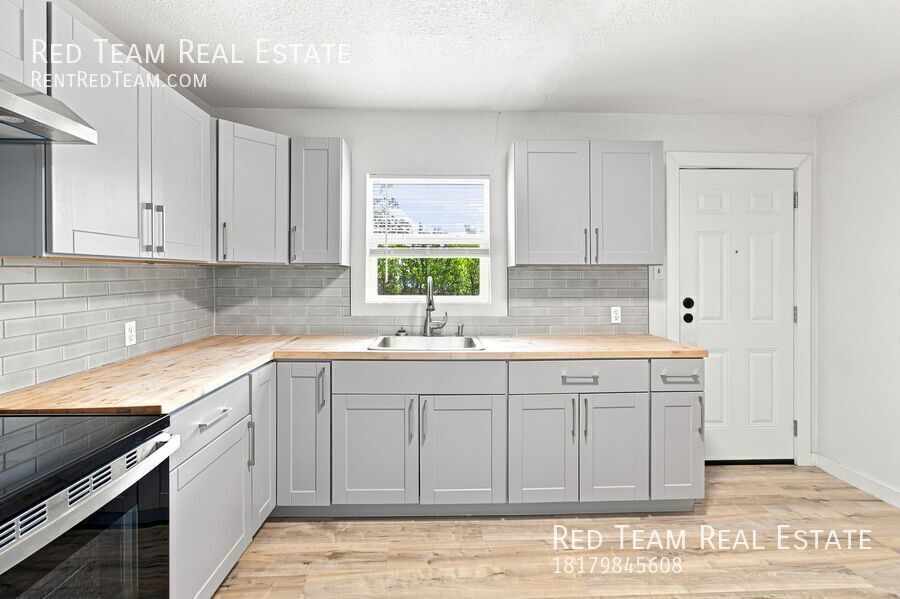 800 Winnie St. property image