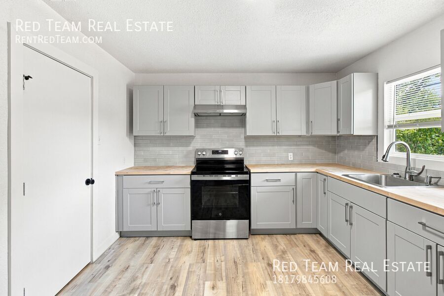 800 Winnie St. property image