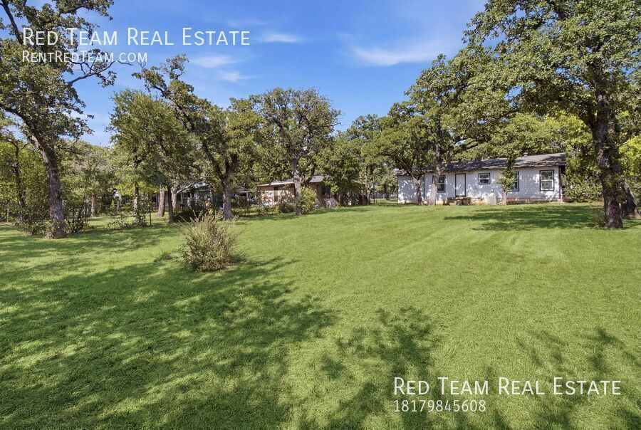 800 Winnie St. property image