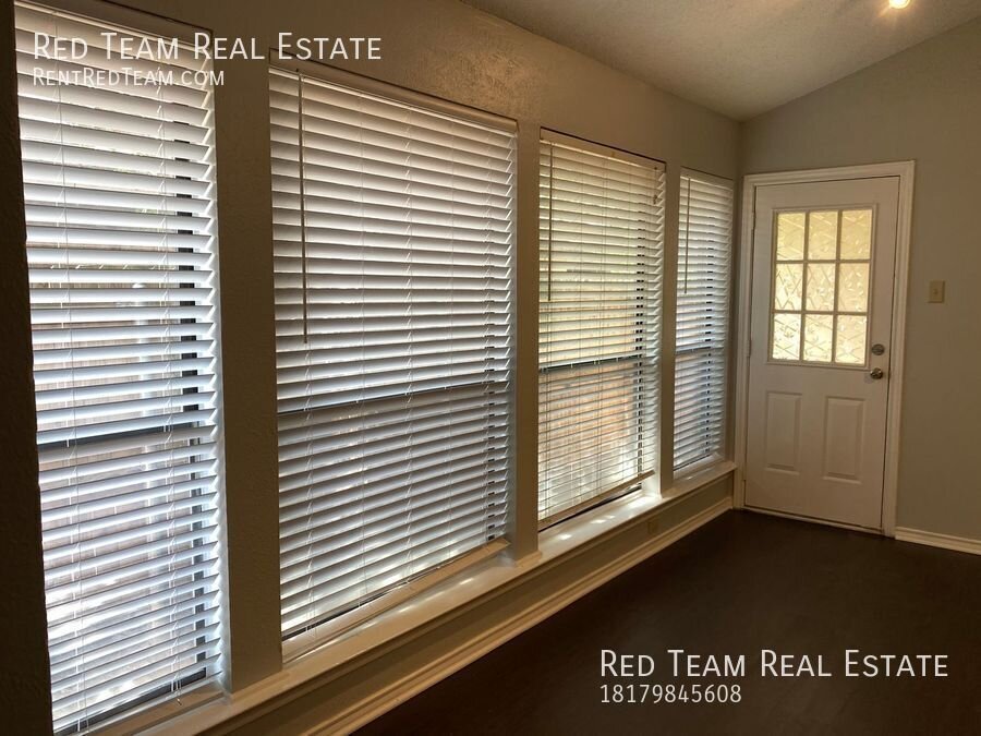 Darling 3-2 Duplex in Frisco! property image