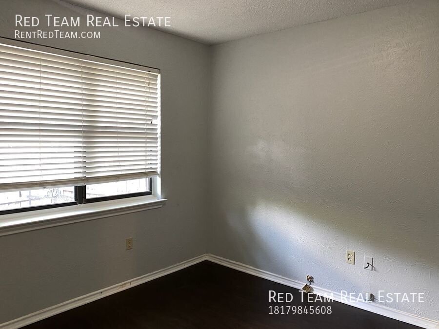 Darling 3-2 Duplex in Frisco! property image