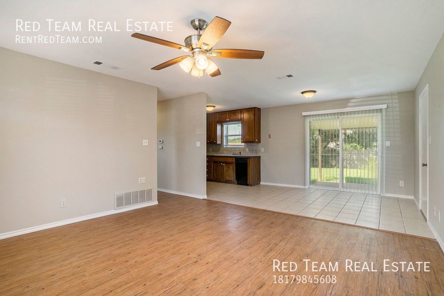 Country Living on a Large Double Lot! property image