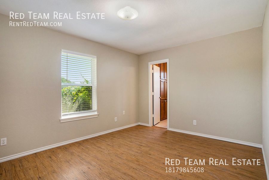 Country Living on a Large Double Lot! property image
