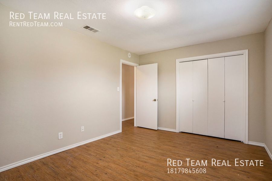 Country Living on a Large Double Lot! property image