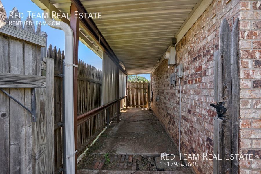Country Living on a Large Double Lot! property image
