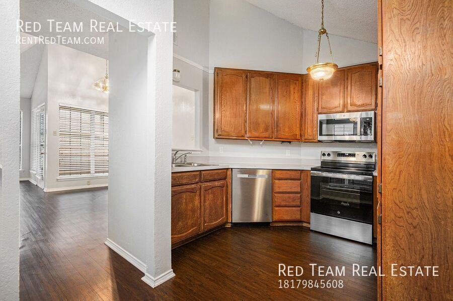 Outskirts West Fort Worth Home Available! property image