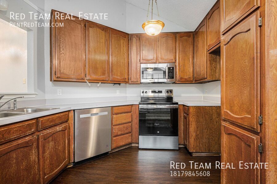 Outskirts West Fort Worth Home Available! property image