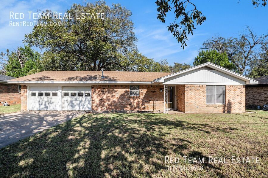 Great 3 Bedroom with Detached Workshop and we will do the Lawn! property image