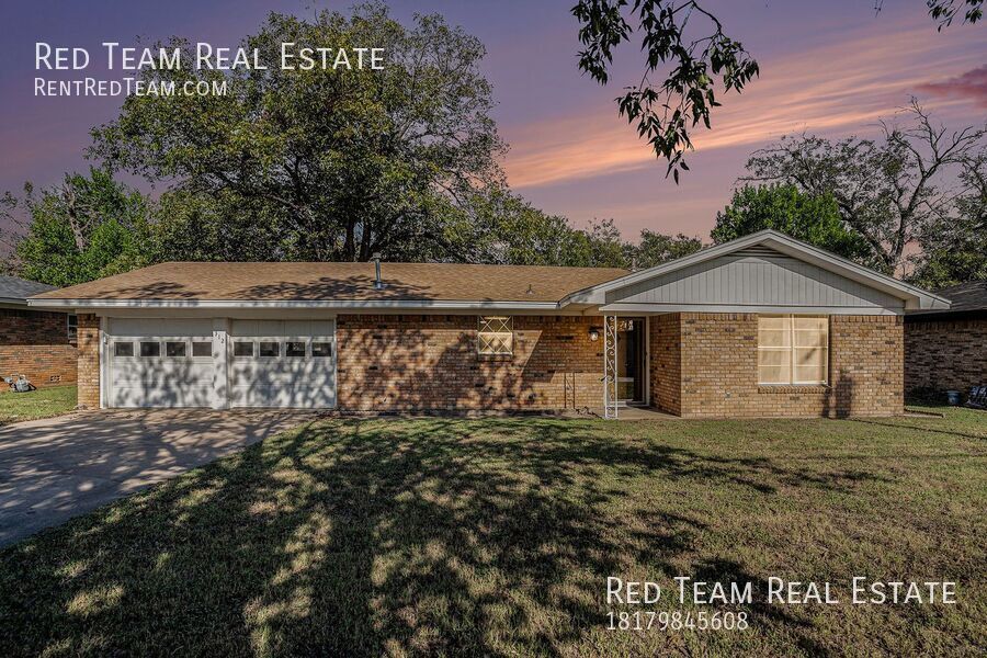 Great 3 Bedroom with Detached Workshop and we will do the Lawn! property image