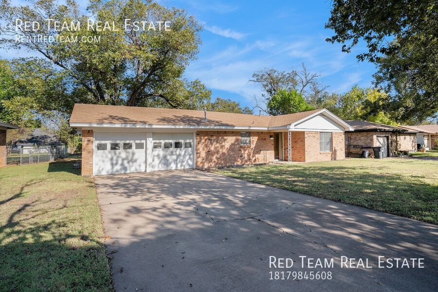 Great 3 Bedroom with Detached Workshop and we will do the Lawn! property image