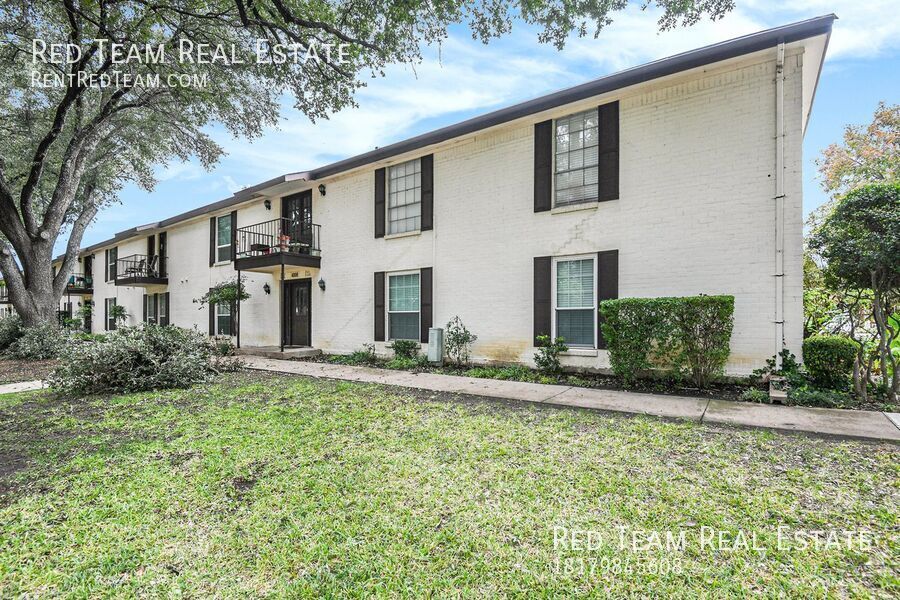 Elegant Three Bedroom Unit across from Ridglea Country Club property image