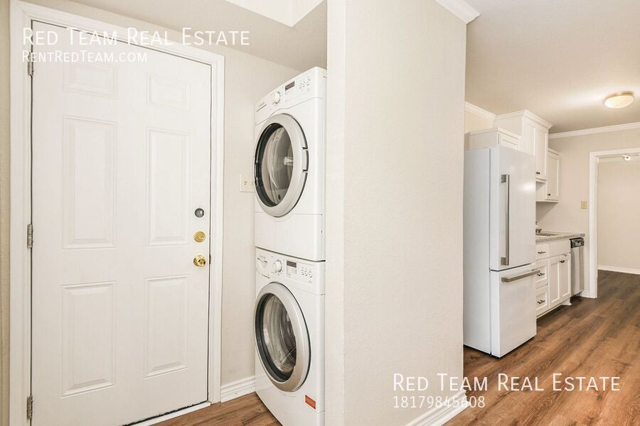 Elegant Three Bedroom Unit across from Ridglea Country Club property image