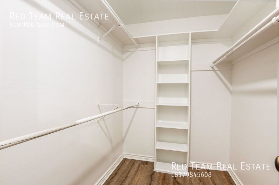 Elegant Three Bedroom Unit across from Ridglea Country Club property image