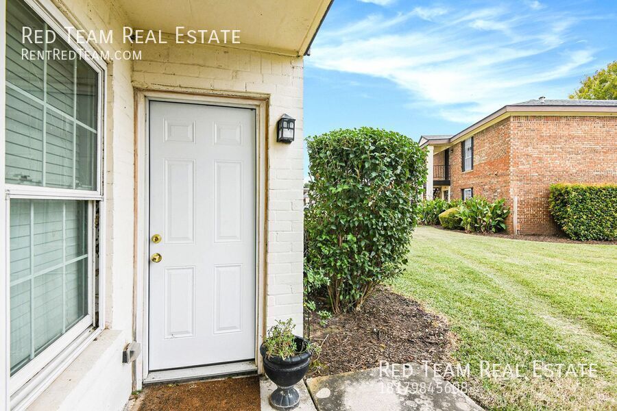 Elegant Three Bedroom Unit across from Ridglea Country Club property image