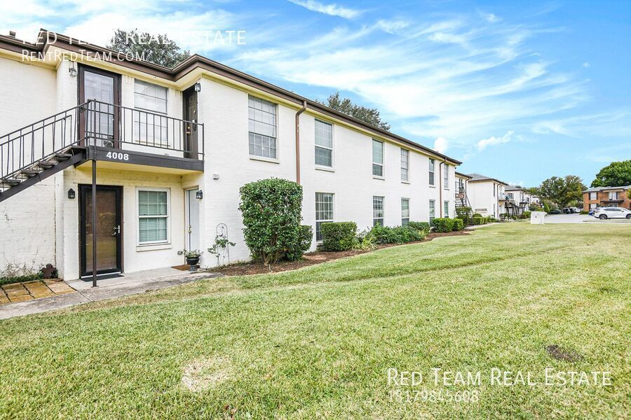 Elegant Three Bedroom Unit across from Ridglea Country Club property image