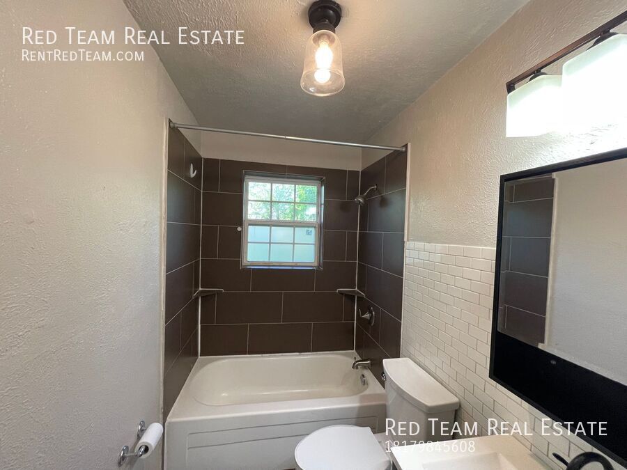 Burleson Gem - Near everything! property image