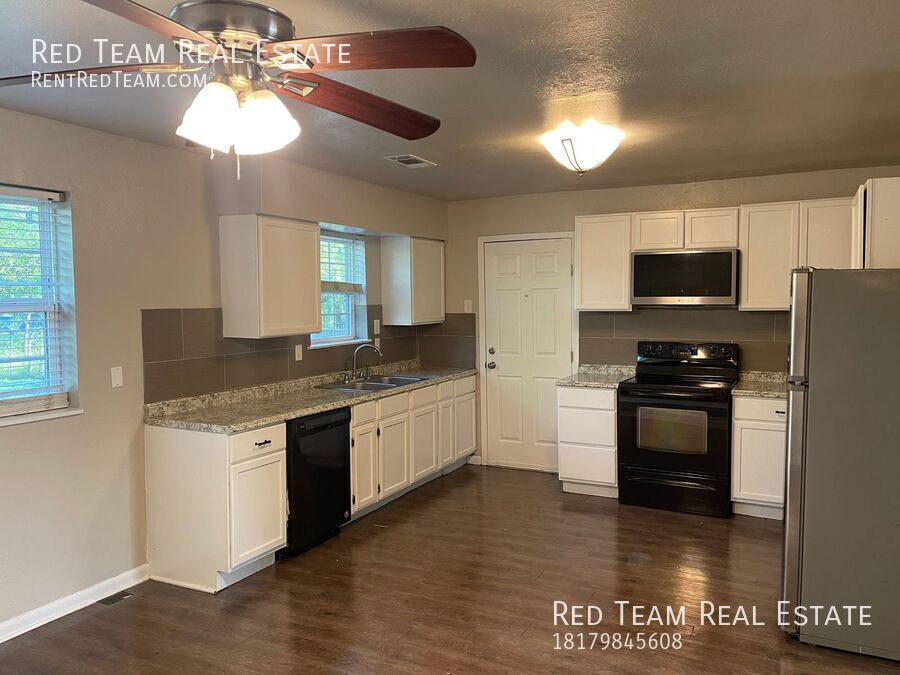 Burleson Gem - Near everything! property image