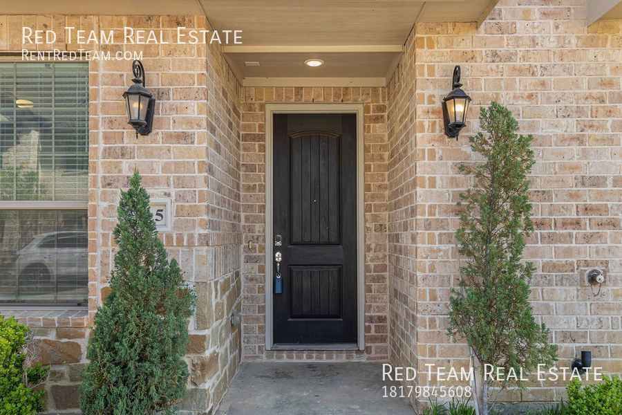 Convenience, Style, and Location - Windhaven Crossings Townhome property image