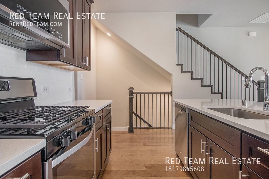Convenience, Style, and Location - Windhaven Crossings Townhome property image