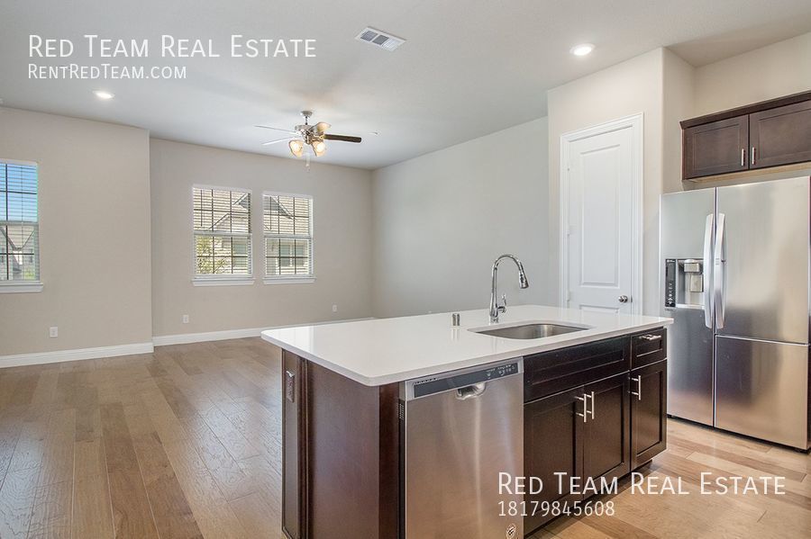 Convenience, Style, and Location - Windhaven Crossings Townhome property image