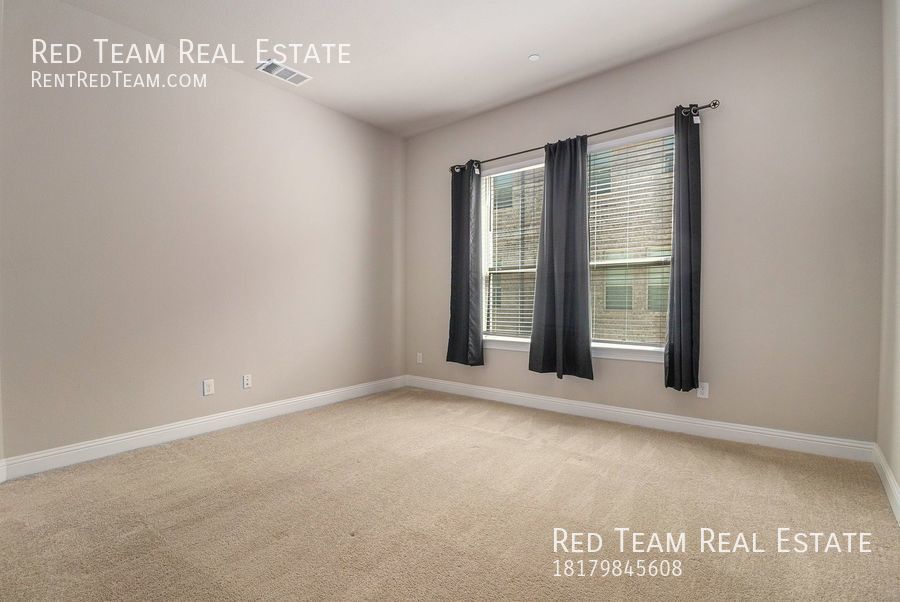 Convenience, Style, and Location - Windhaven Crossings Townhome property image