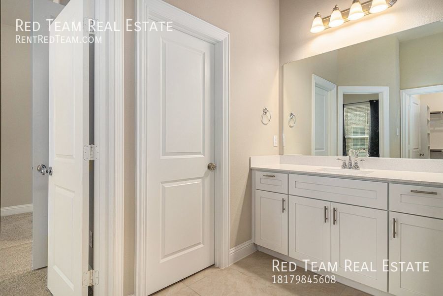 Convenience, Style, and Location - Windhaven Crossings Townhome property image