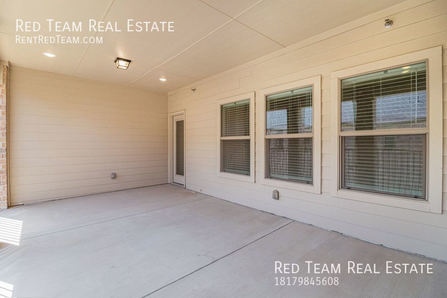 Convenience, Style, and Location - Windhaven Crossings Townhome property image