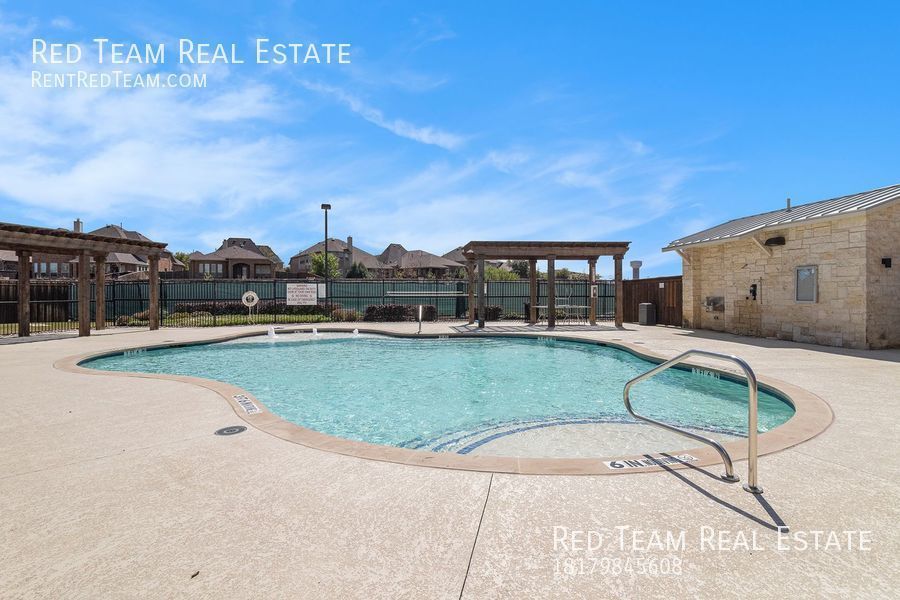 Convenience, Style, and Location - Windhaven Crossings Townhome property image