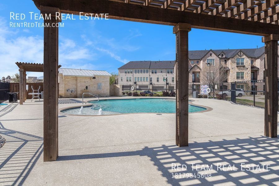 Convenience, Style, and Location - Windhaven Crossings Townhome property image