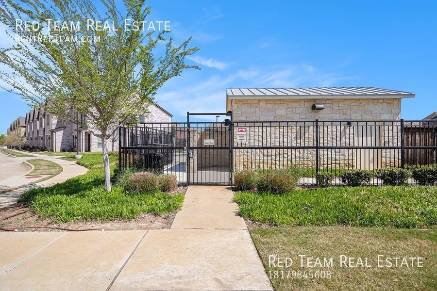 Convenience, Style, and Location - Windhaven Crossings Townhome property image